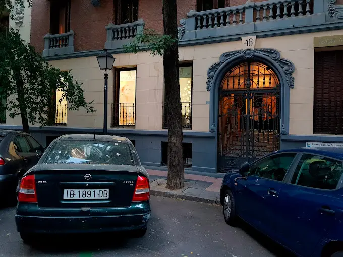 Fachada de Artis Clinic, centro de medicina estética.